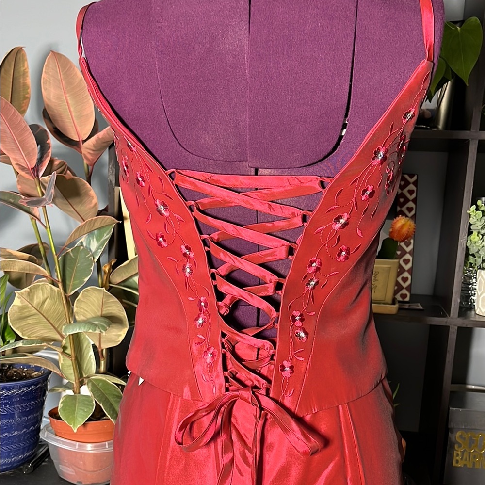 Michaelangelo Elegant Two Piece Red Evening Dress - Picture 3 of 10